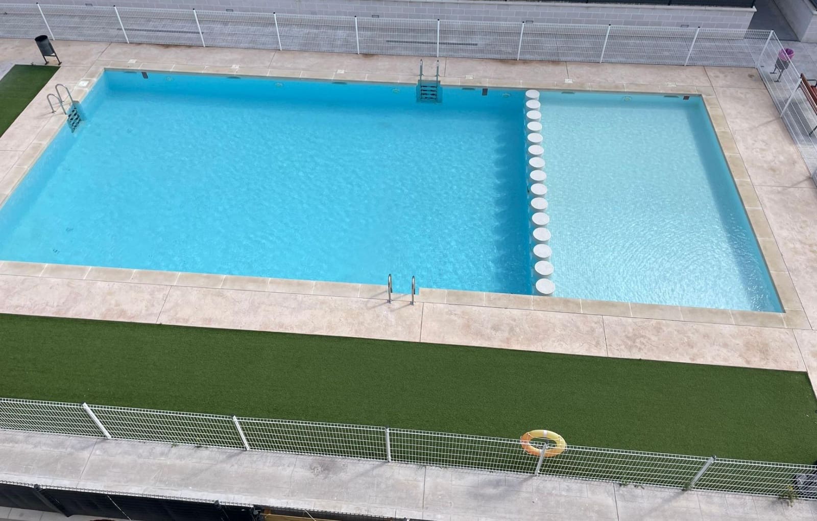 4 quarto Penthouse para venda em La Pobla de Vallbona com piscina garagem - 475 000 € (Ref: 9704930)