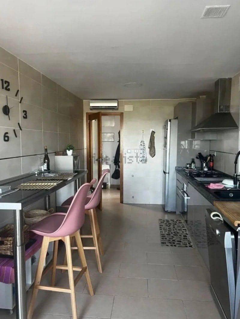 4 bedroom Villa for sale in Chiva with pool garage - € 399,000 (Ref: 9704931)