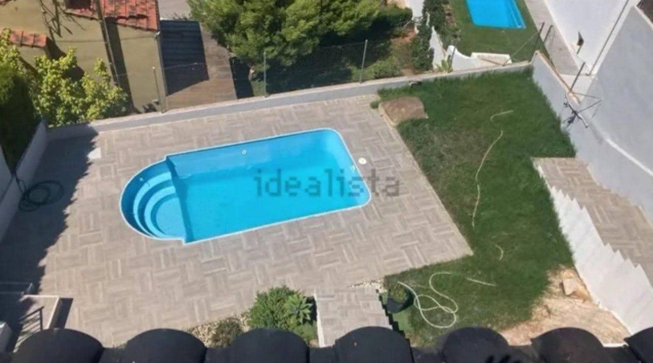 4 bedroom Villa for sale in Chiva with pool garage - € 399,000 (Ref: 9704931)