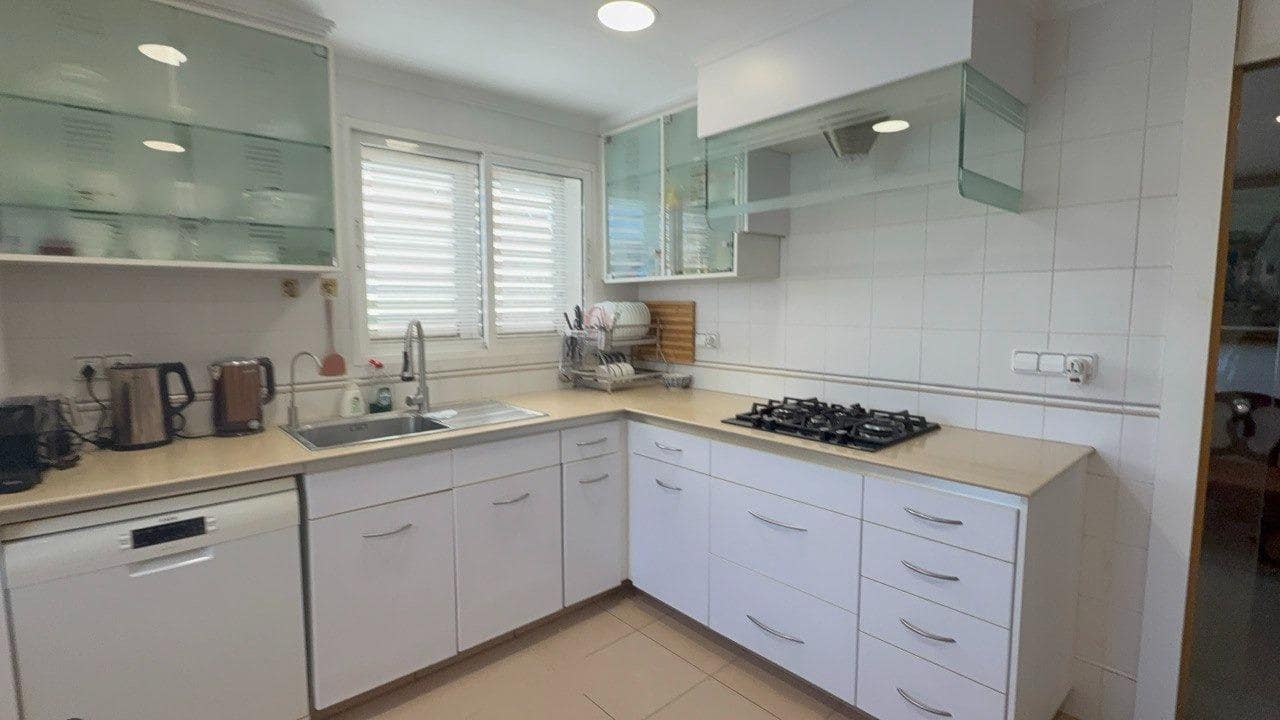 4 bedroom Villa for sale in L'Eliana with pool garage - € 685,000 (Ref: 9711992)