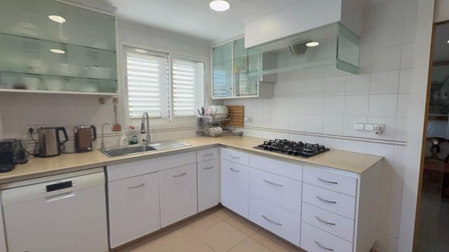 4 soveværelse Villa til salg i L'Eliana med swimmingpool garage - € 685.000 (Ref: 9711992)