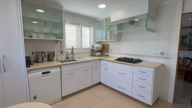 4 soveværelse Villa til salg i L'Eliana med swimmingpool garage - € 685.000 (Ref: 9711992)