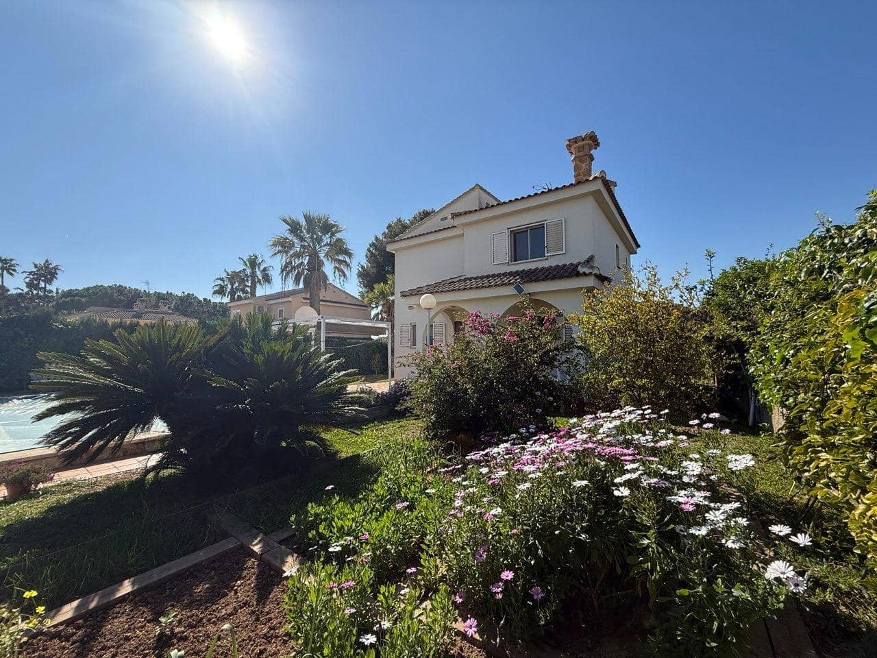 4 bedroom Villa for sale in L'Eliana with pool garage - € 685,000 (Ref: 9711992)