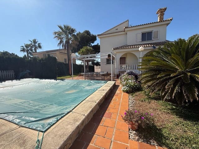 4 soveværelse Villa til salg i L'Eliana med swimmingpool garage - € 685.000 (Ref: 9711992)