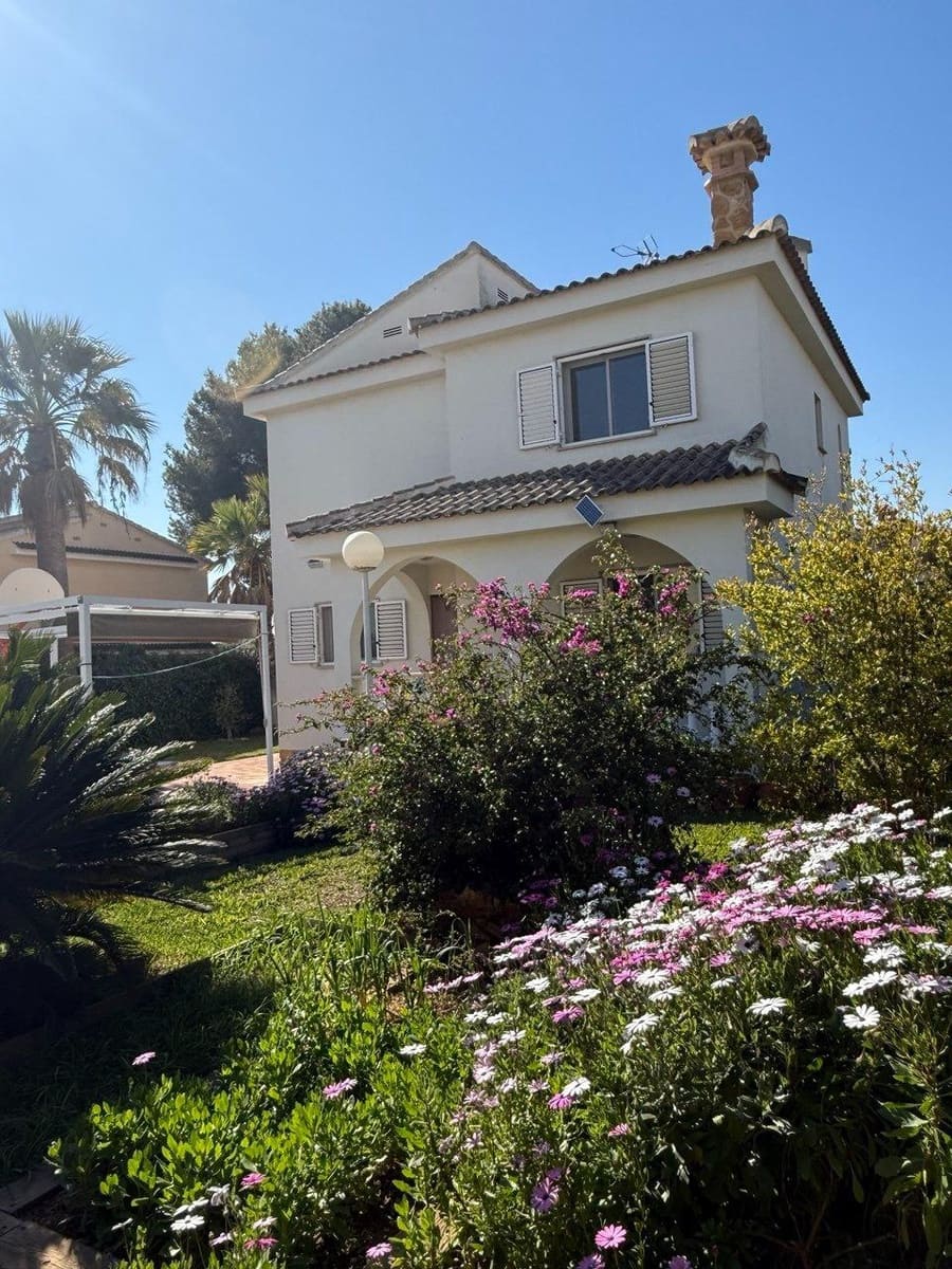 4 bedroom Villa for sale in L'Eliana with pool garage - € 685,000 (Ref: 9711992)