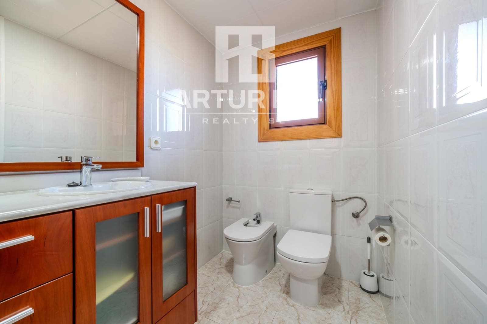 4 soveværelse Rækkehus til salg i Betera med swimmingpool garage - € 485.000 (Ref: 9714961)