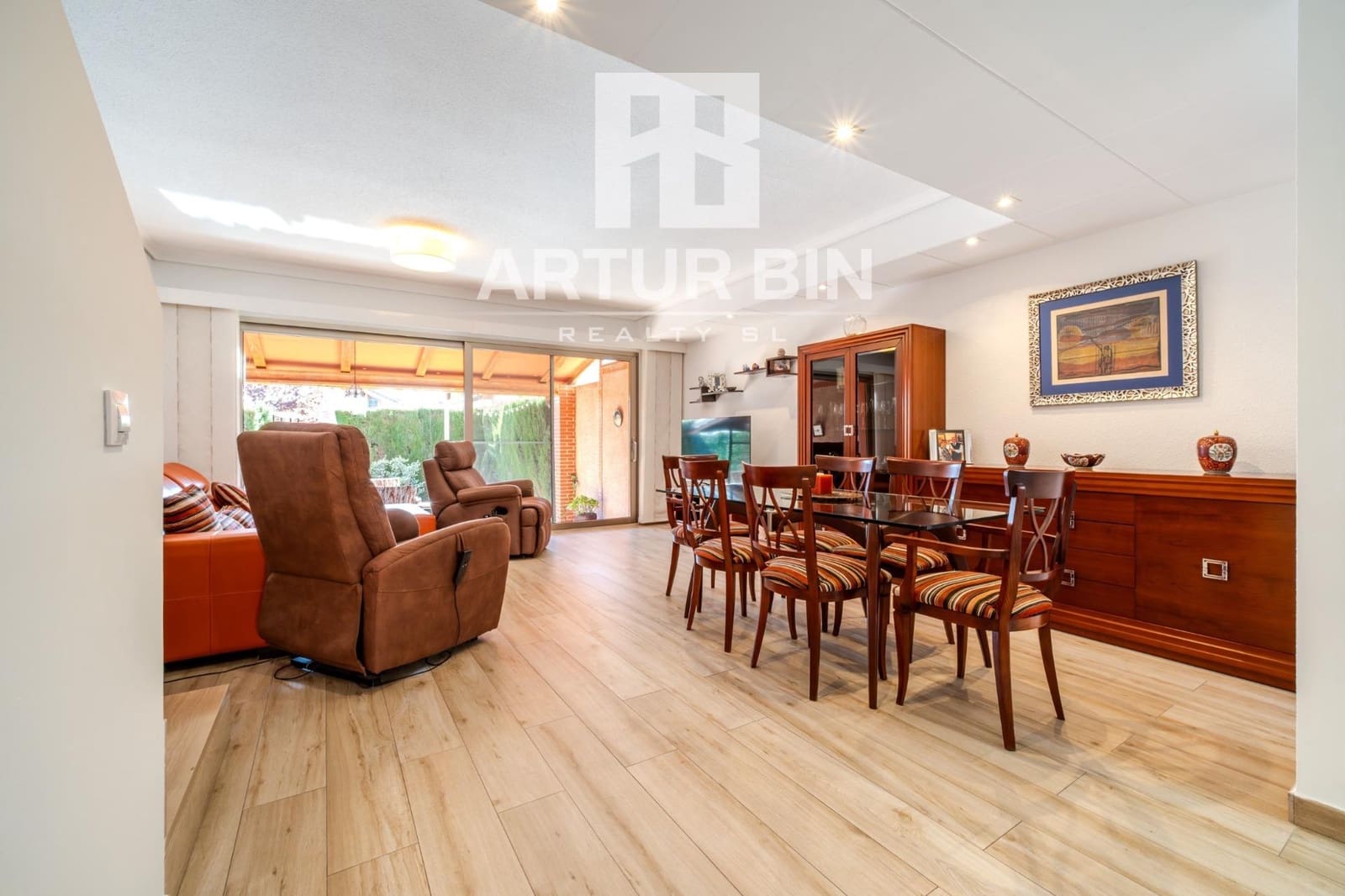 4 soveværelse Rækkehus til salg i Betera med swimmingpool garage - € 485.000 (Ref: 9714961)