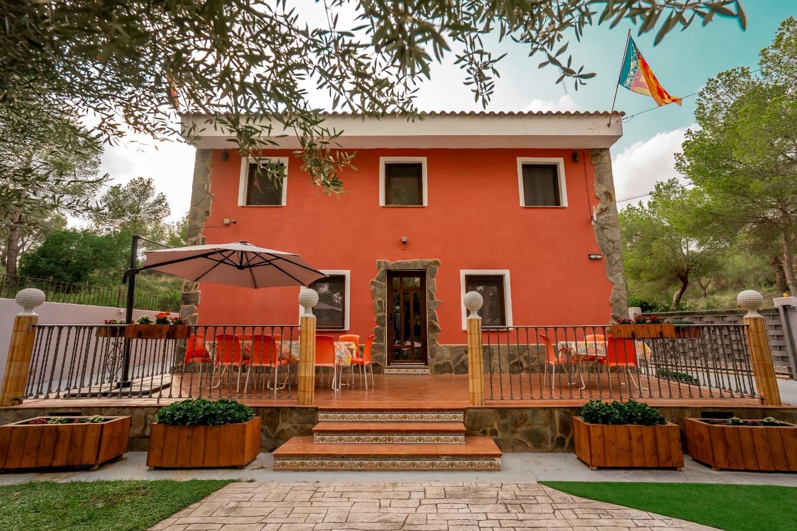 6 bedroom Hotel for sale in Naquera with pool - € 800,000 (Ref: 9738582)