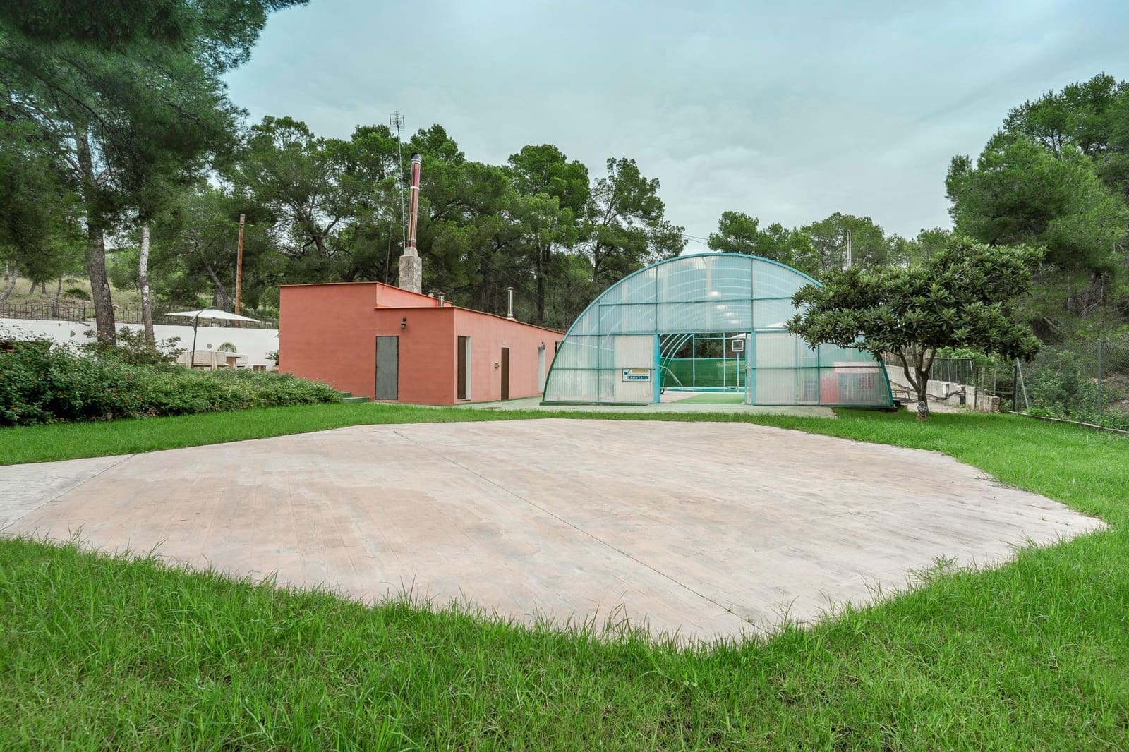 6 bedroom Hotel for sale in Naquera with pool - € 800,000 (Ref: 9738582)