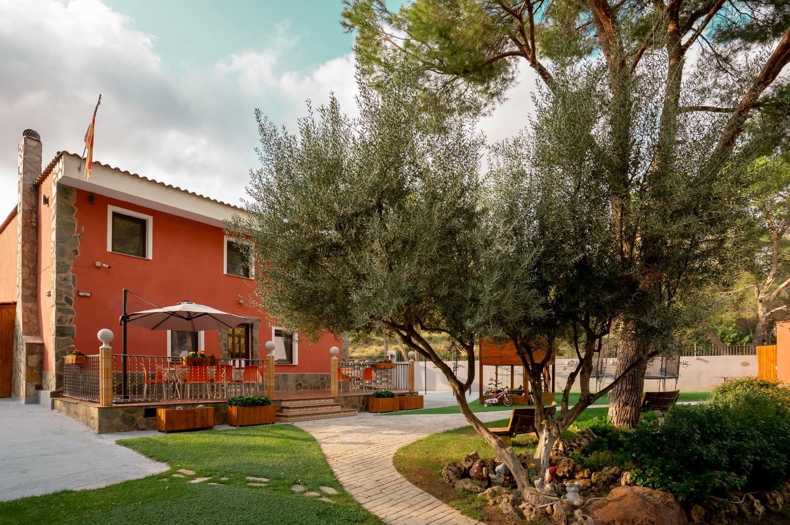 6 bedroom Hotel for sale in Naquera with pool - € 800,000 (Ref: 9738582)