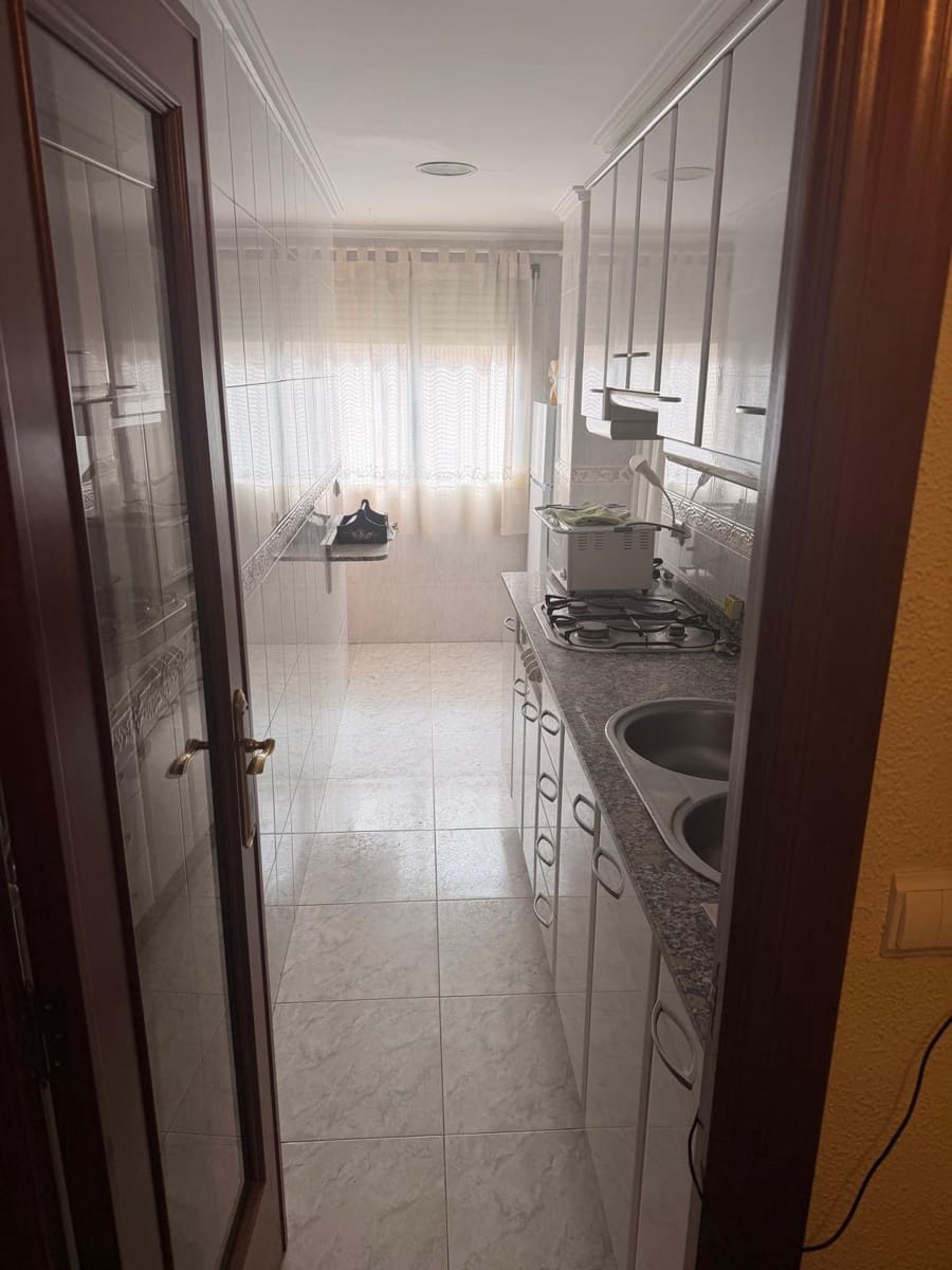 3 bedroom Apartment for sale in Valencia city - € 250,000 (Ref: 9755703)