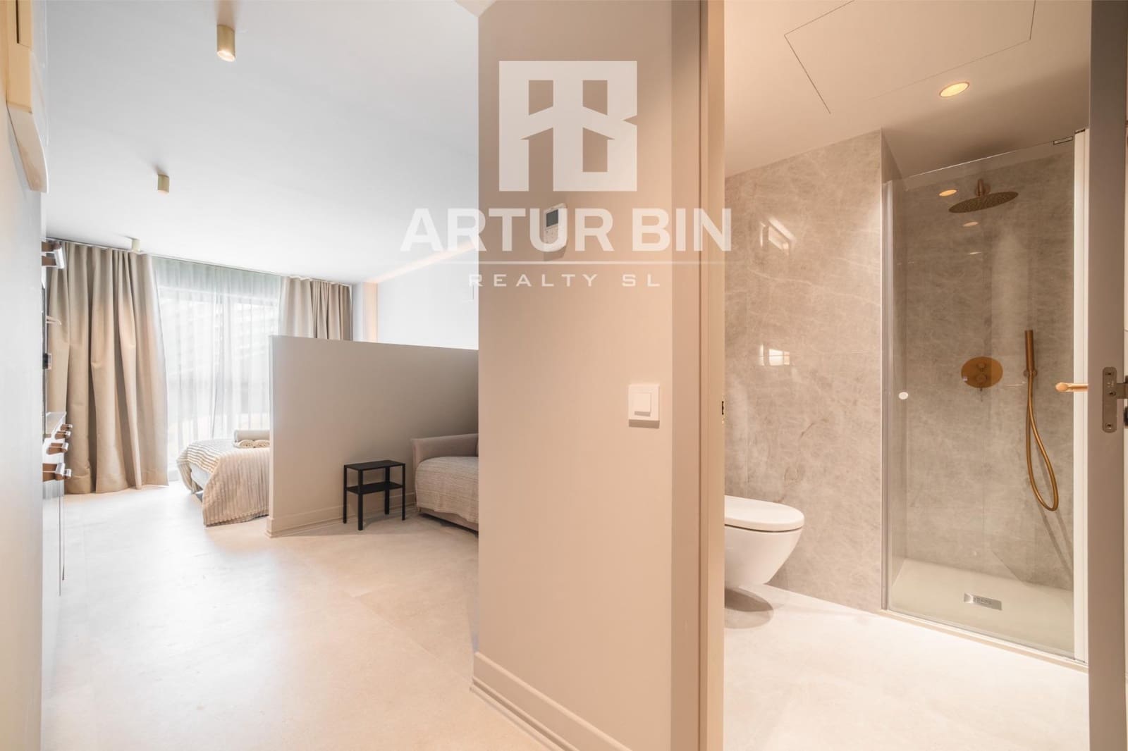 Hotel til salg i Valencia by - € 500.000 (Ref: 9770690)