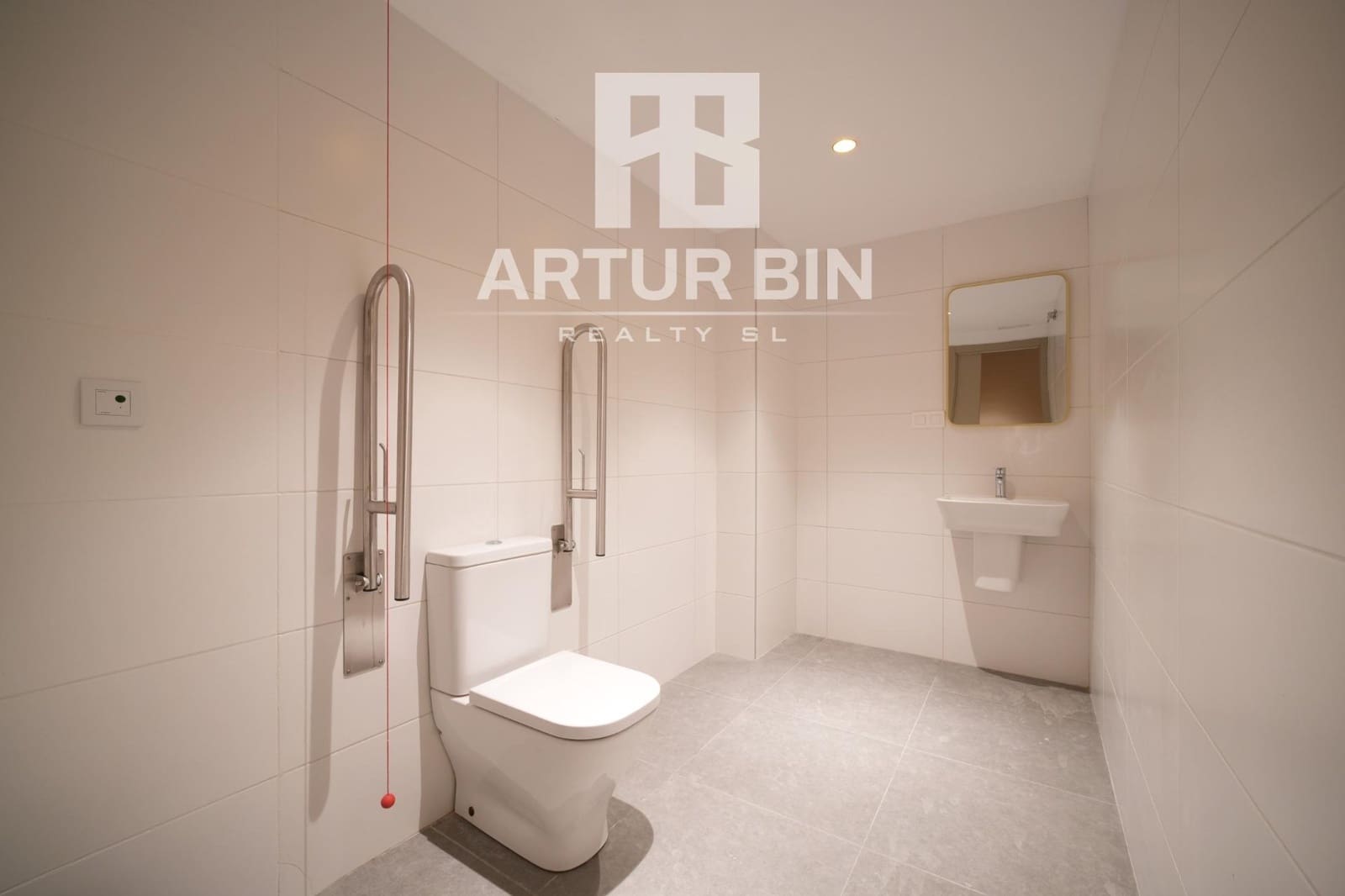 Hotel til salg i Valencia by - € 500.000 (Ref: 9770690)