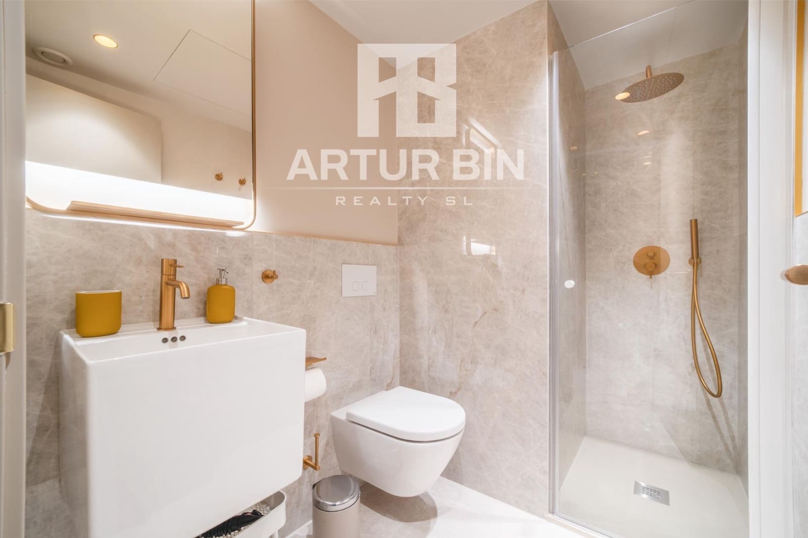 Hotel til salg i Valencia by - € 500.000 (Ref: 9770690)