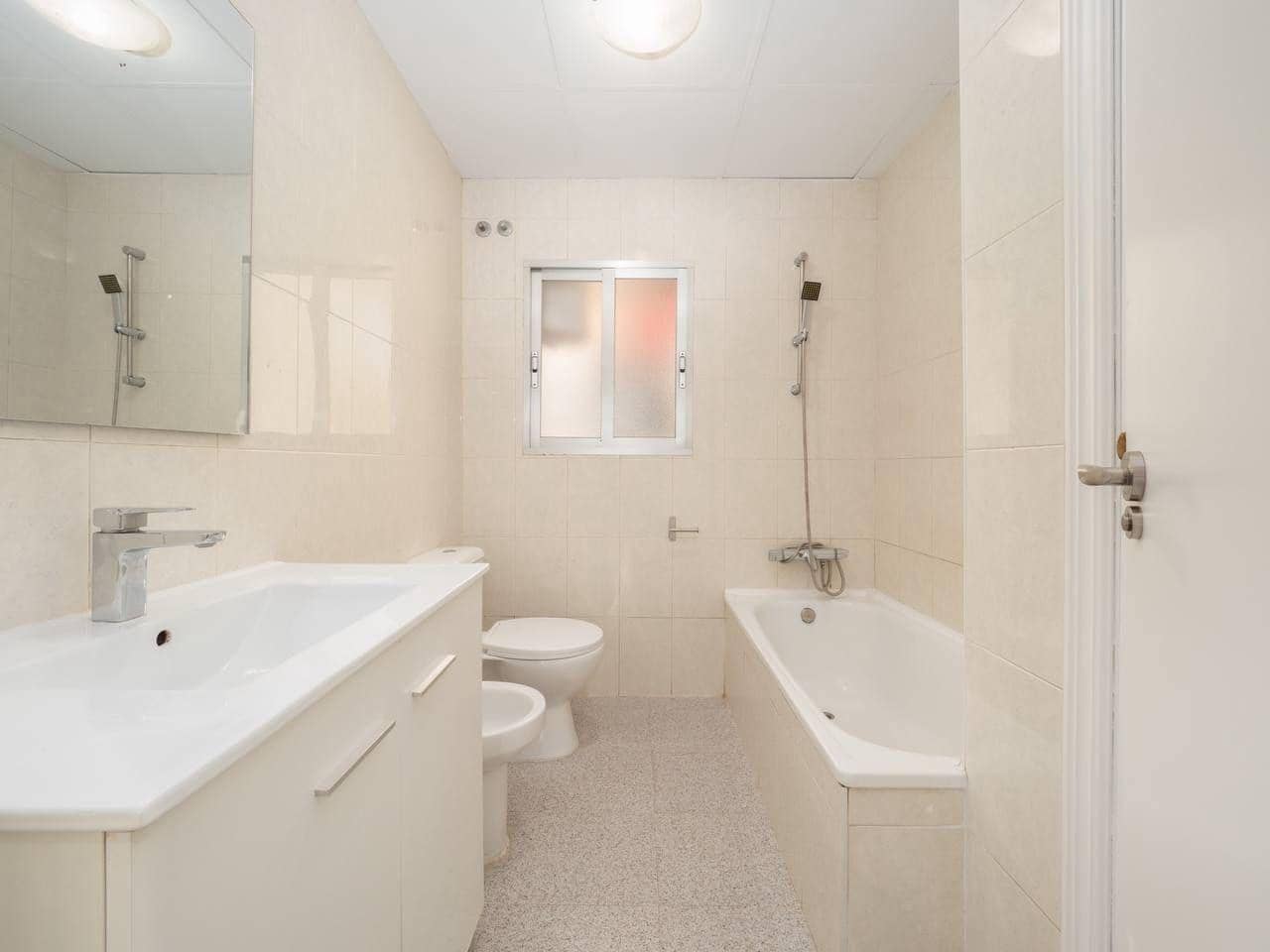 4 slaapkamer Appartement te huur in Burjassot - € 1.350 (Ref: 9791073)