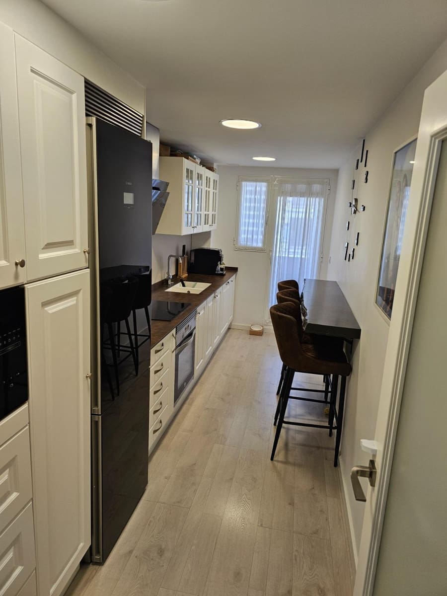 3 bedroom Apartment for sale in Valencia city with garage - € 450,000 (Ref: 9791074)