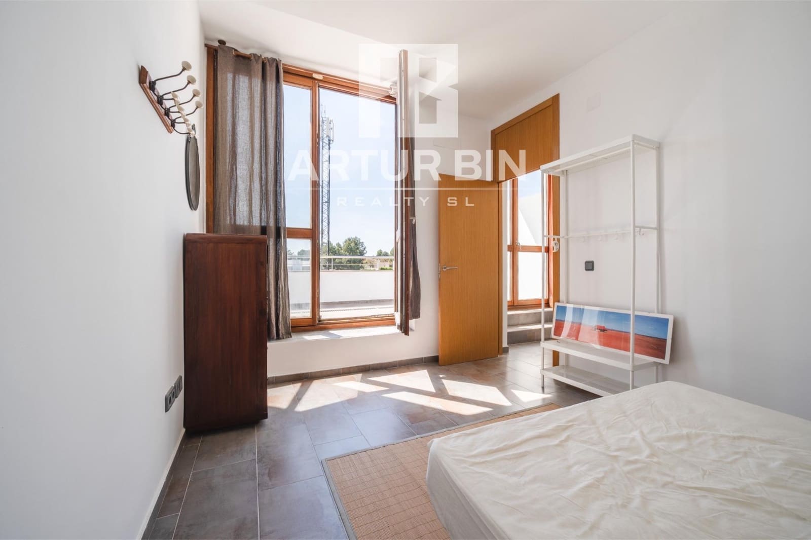 4 bedroom Villa for sale in Chiva with garage - € 475,000 (Ref: 9791075)