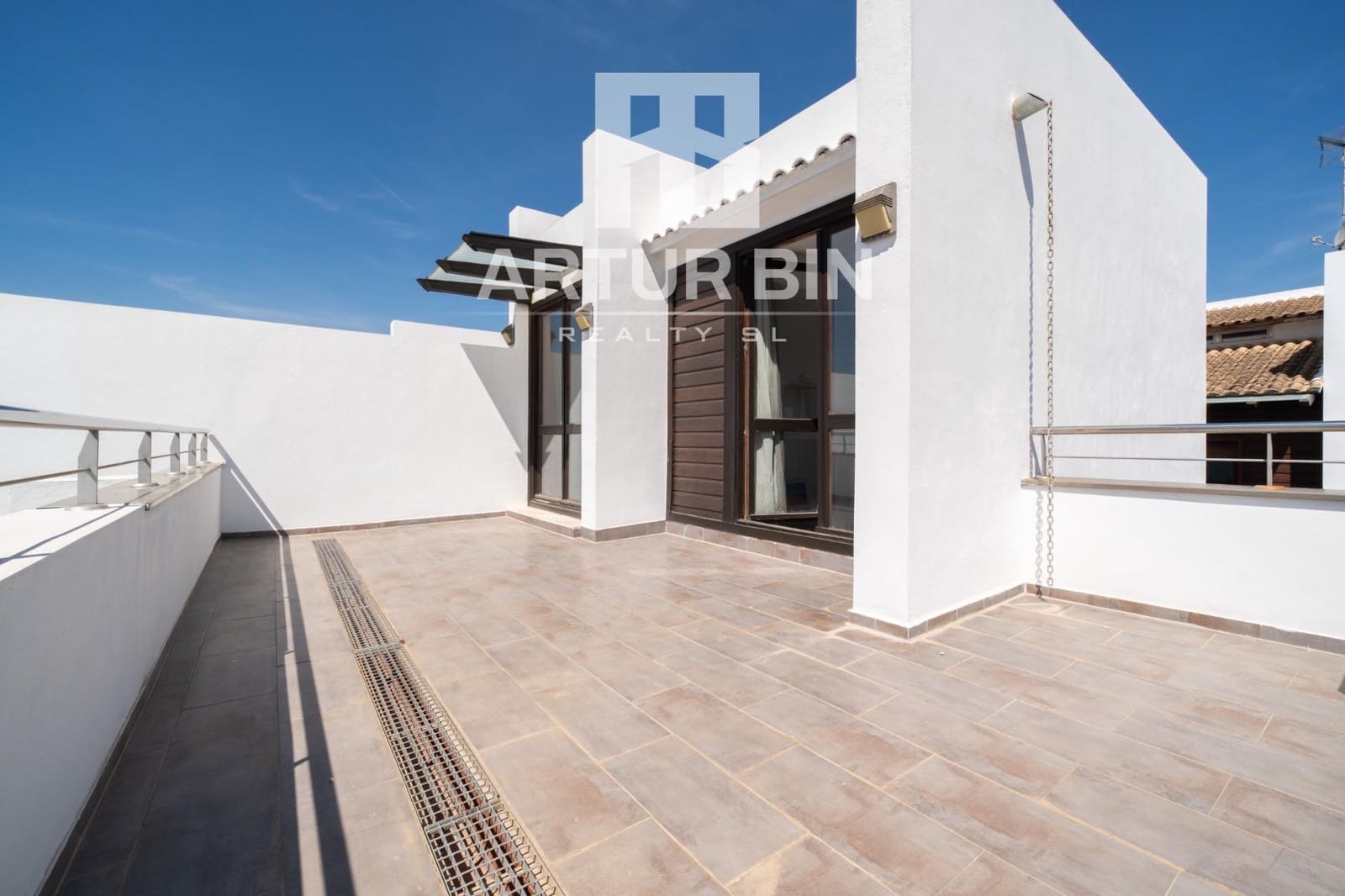4 bedroom Villa for sale in Chiva with garage - € 475,000 (Ref: 9791075)