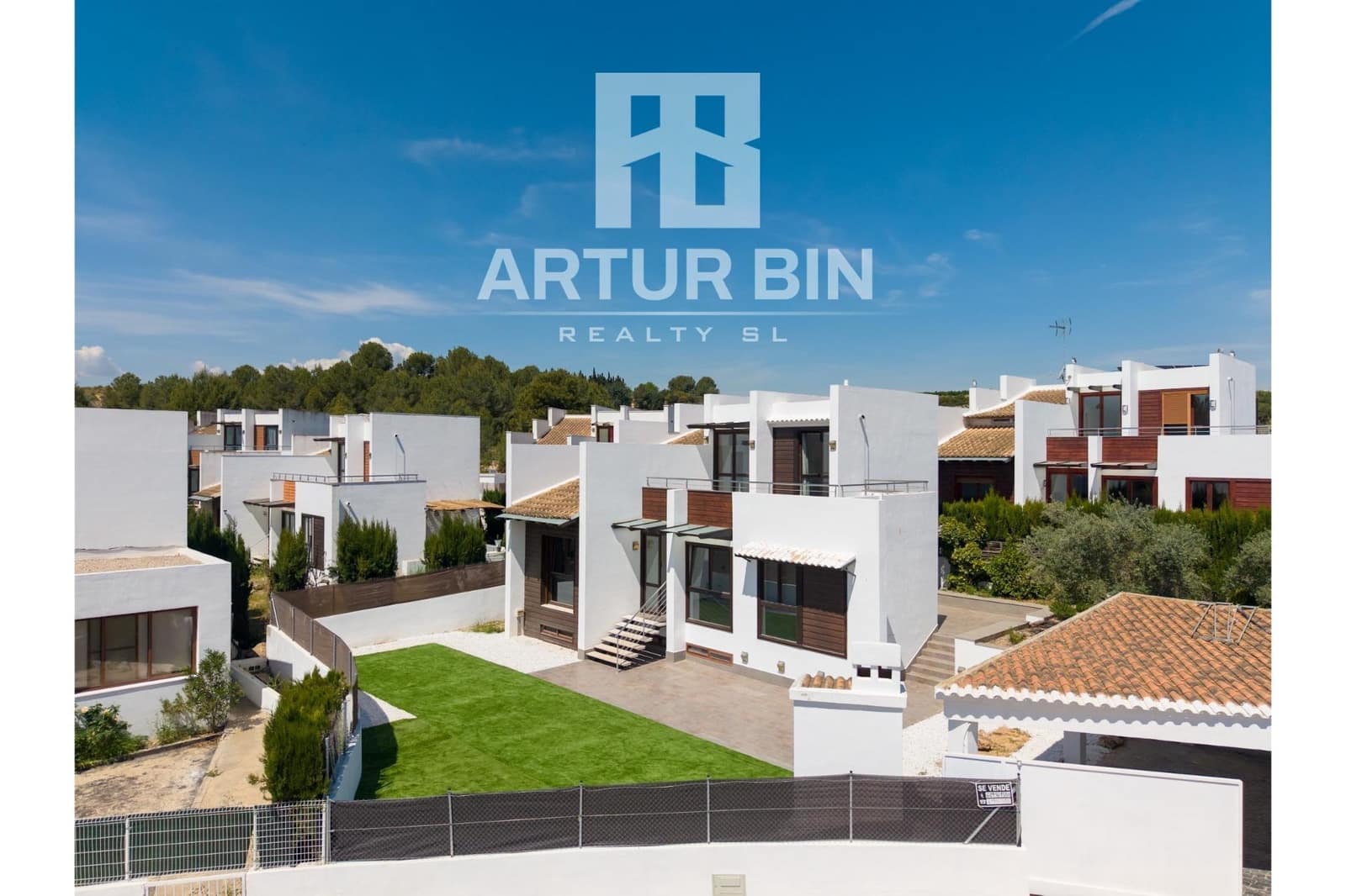 4 bedroom Villa for sale in Chiva with garage - € 475,000 (Ref: 9791075)