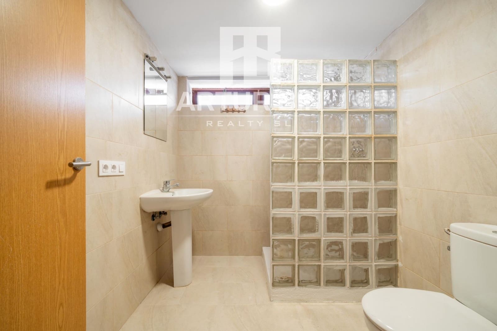 4 bedroom Villa for sale in Chiva with garage - € 475,000 (Ref: 9791075)