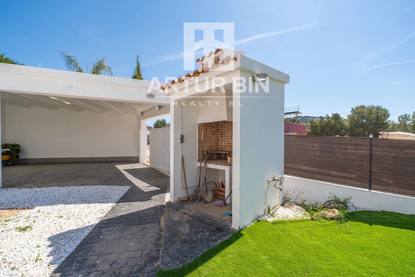 4 bedroom Villa for sale in Chiva with garage - € 475,000 (Ref: 9791075)