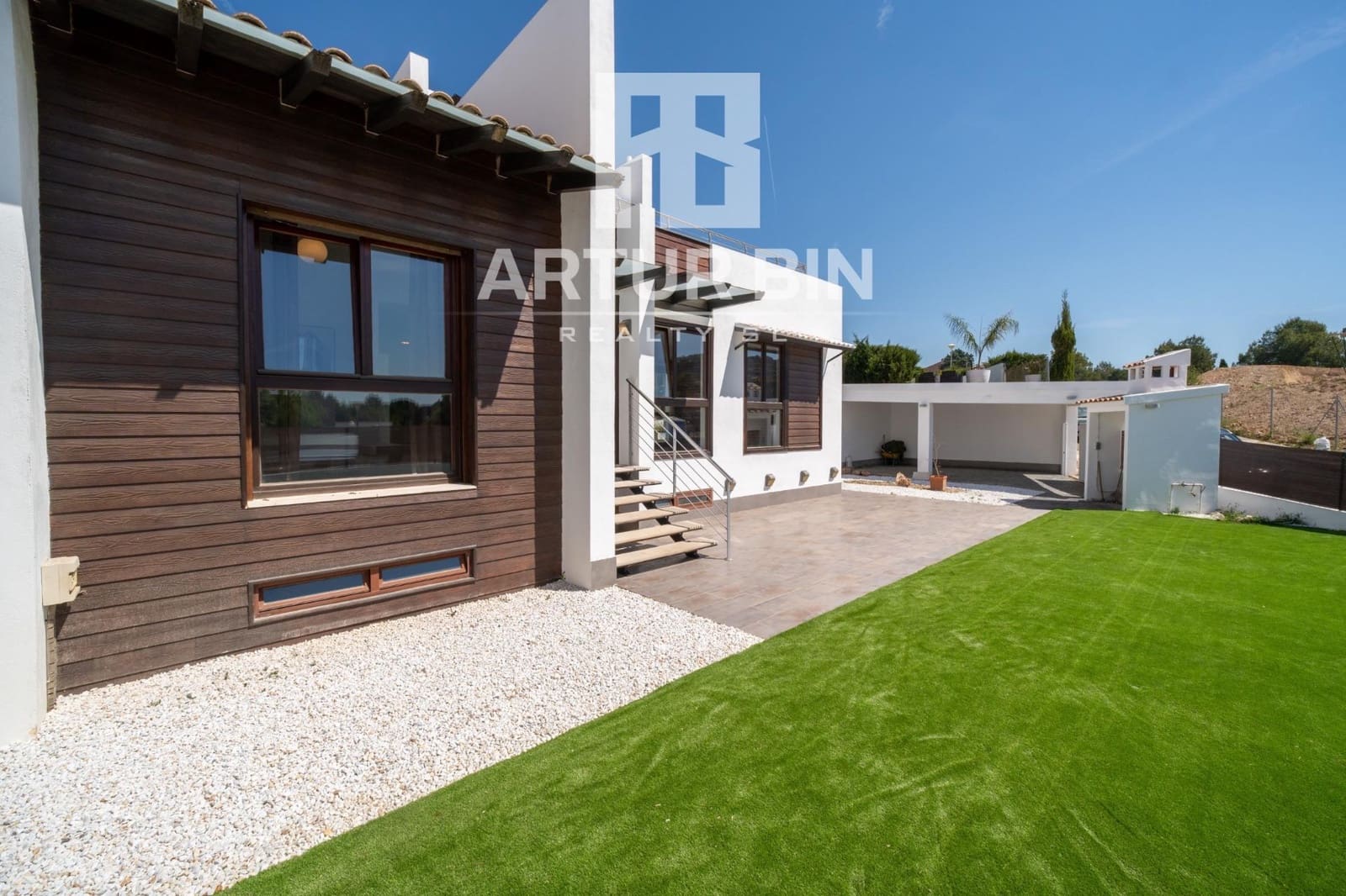 4 bedroom Villa for sale in Chiva with garage - € 475,000 (Ref: 9791075)