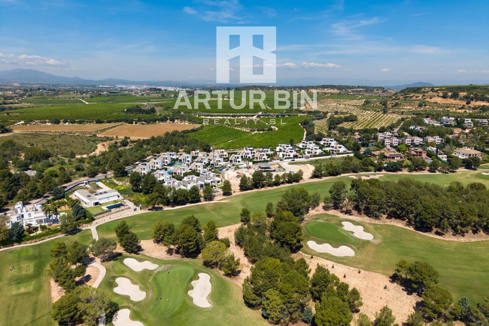 4 bedroom Villa for sale in Chiva with garage - € 475,000 (Ref: 9791075)