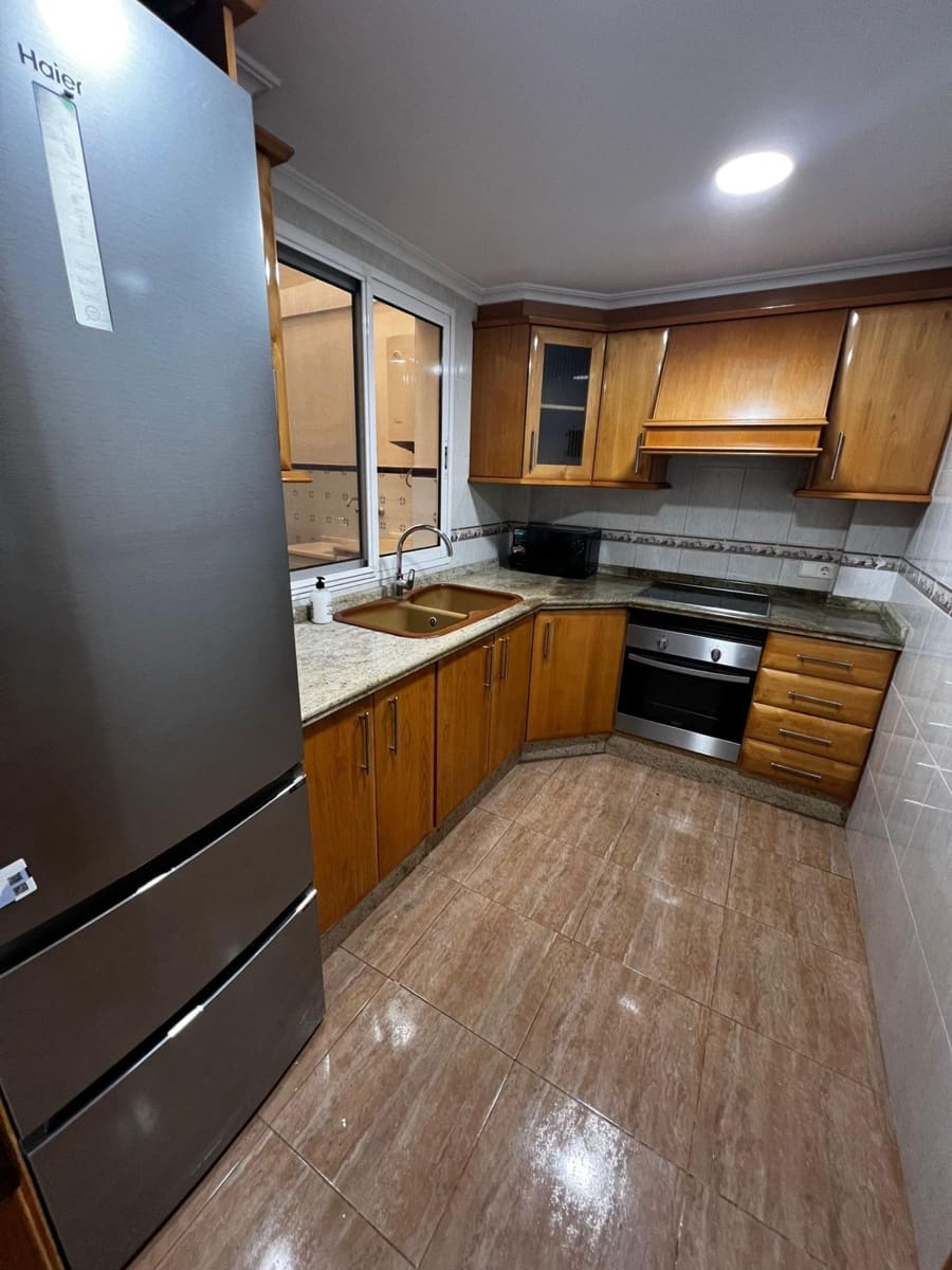 2 bedroom Apartment for rent in Torrent - € 1,200 (Ref: 9797140)