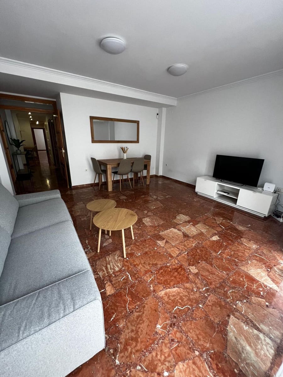 2 bedroom Apartment for rent in Torrent - € 1,200 (Ref: 9797140)