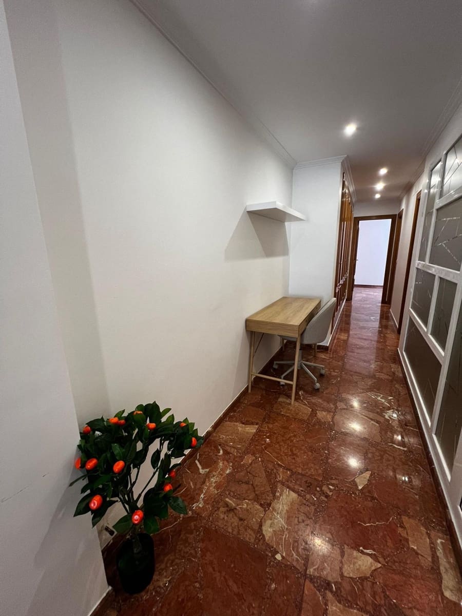 2 bedroom Apartment for rent in Torrent - € 1,200 (Ref: 9797140)