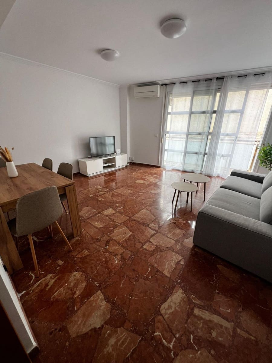 2 bedroom Apartment for rent in Torrent - € 1,200 (Ref: 9797140)