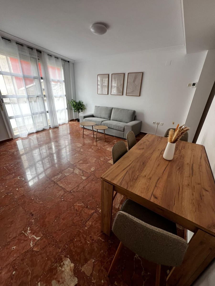 2 bedroom Apartment for rent in Torrent - € 1,200 (Ref: 9797140)