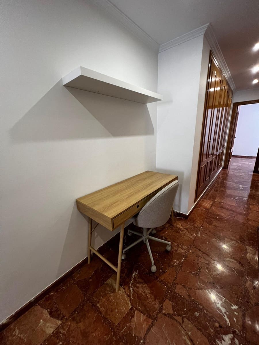 2 bedroom Apartment for rent in Torrent - € 1,200 (Ref: 9797140)