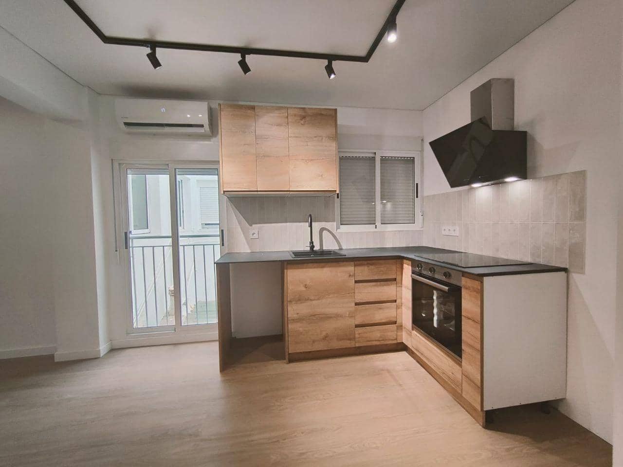 3 bedroom Apartment for rent in Paterna - € 1,400 (Ref: 9797141)