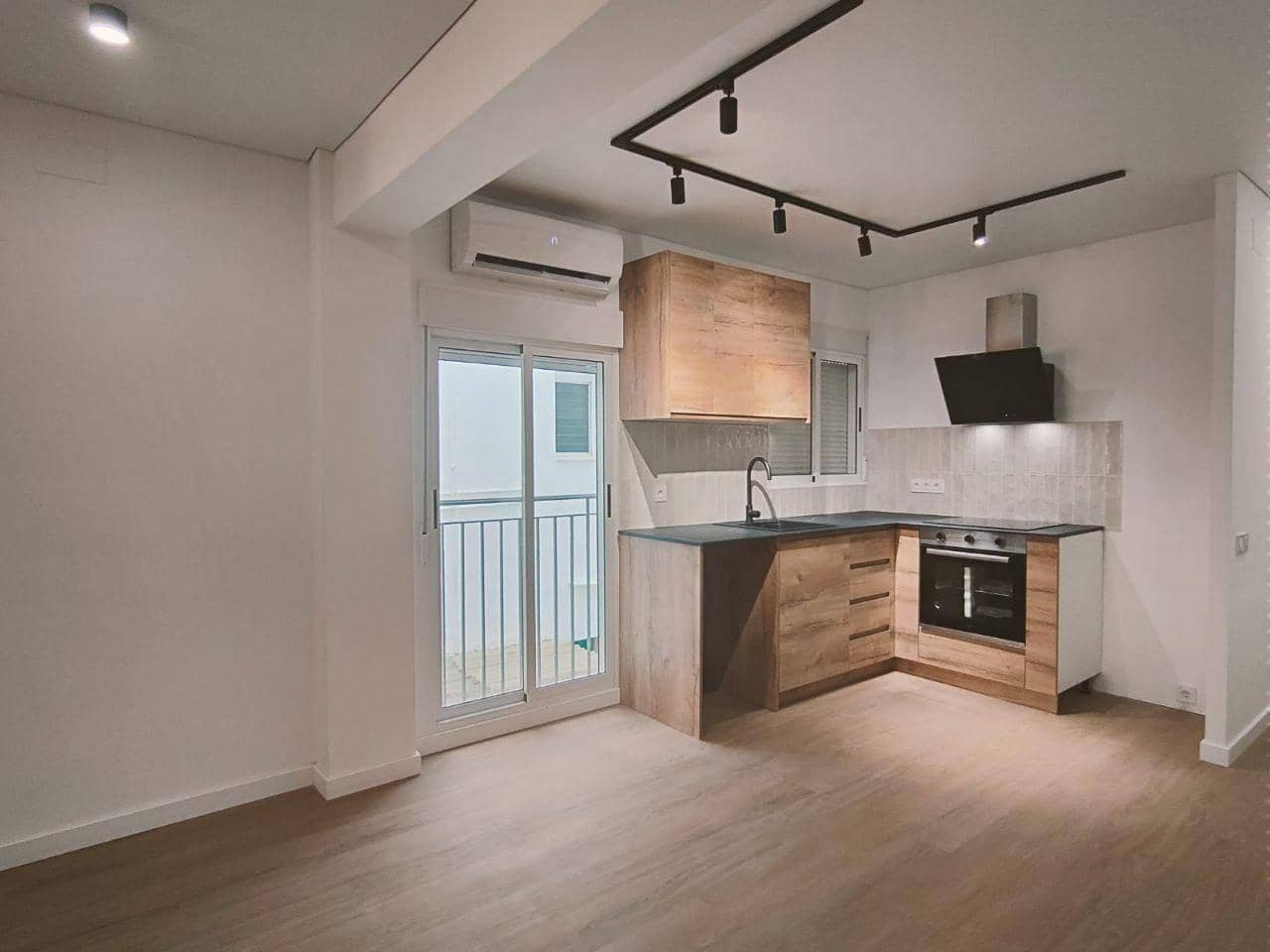 3 bedroom Apartment for rent in Paterna - € 1,400 (Ref: 9797141)