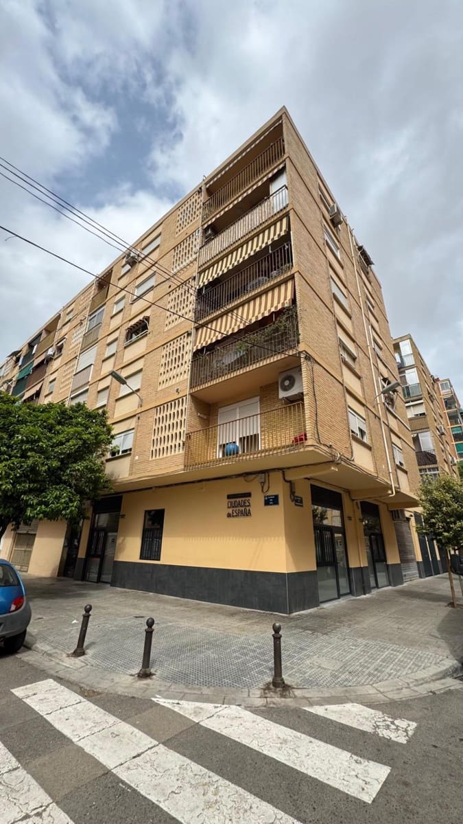 Loft til salgs i Valencia by - € 190 000 (Ref: 9806507)