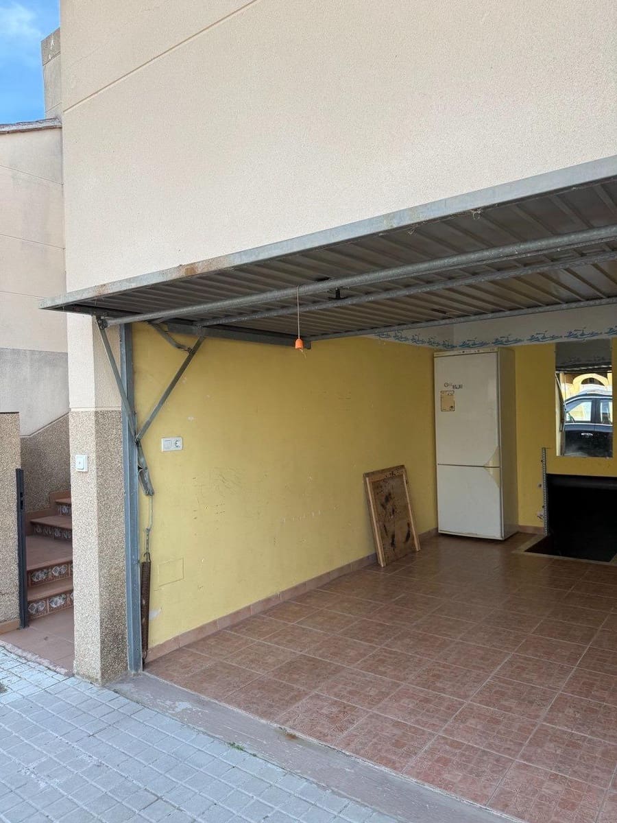 4 soveværelse Villa til salg i Almarda med garage - € 335.000 (Ref: 9822947)