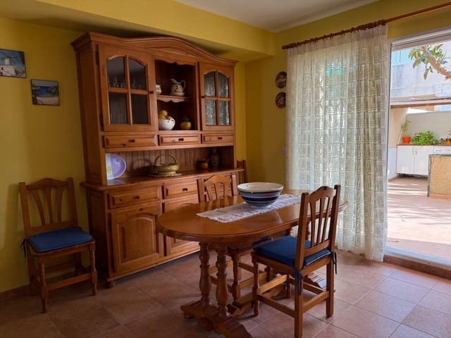 4 soveværelse Villa til salg i Almarda, Sagunto / Sagunt med garage - € 335.000 (Ref: 9822947)