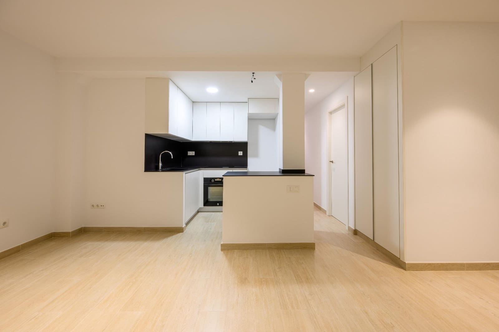2 slaapkamer Appartement te koop in Valencia stad - € 360.000 (Ref: 9822948)