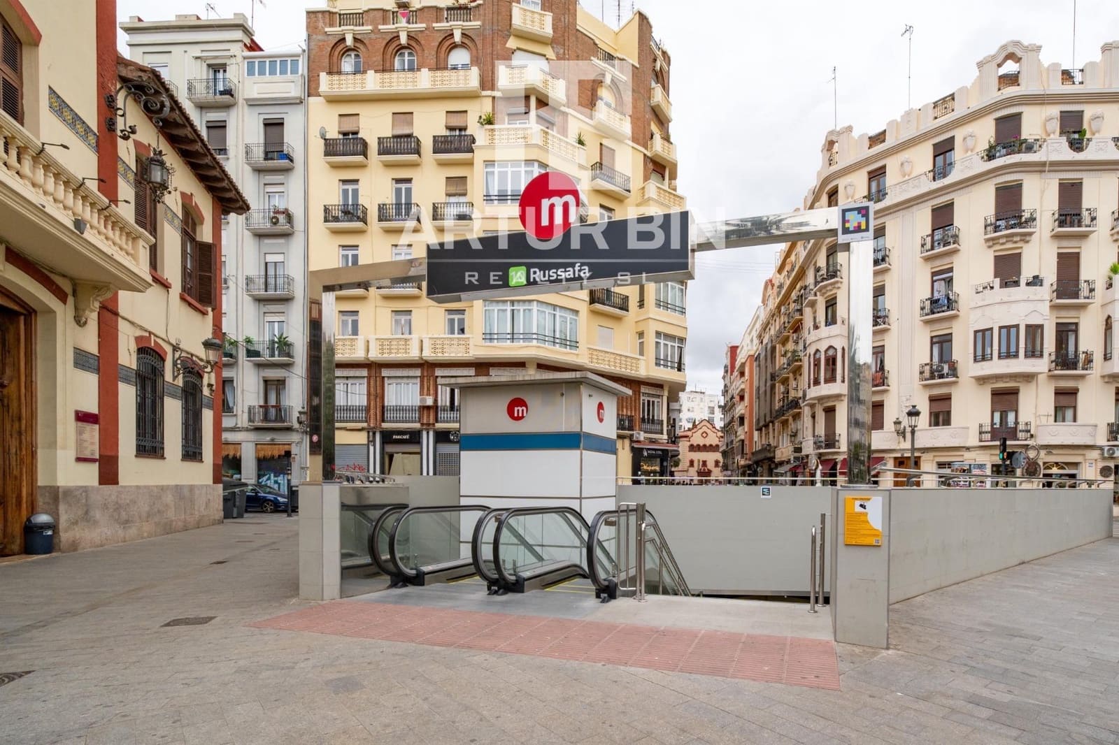 Commercial for rent in Valencia city - € 1,200 (Ref: 9829186)