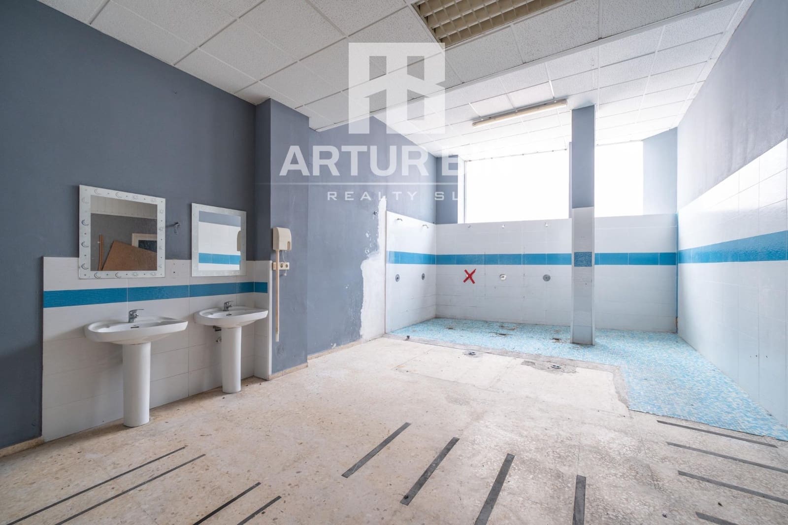 Gewerbe zu verkaufen in Tavernes de la Valldigna - 299.000 € (Ref: 9839276)