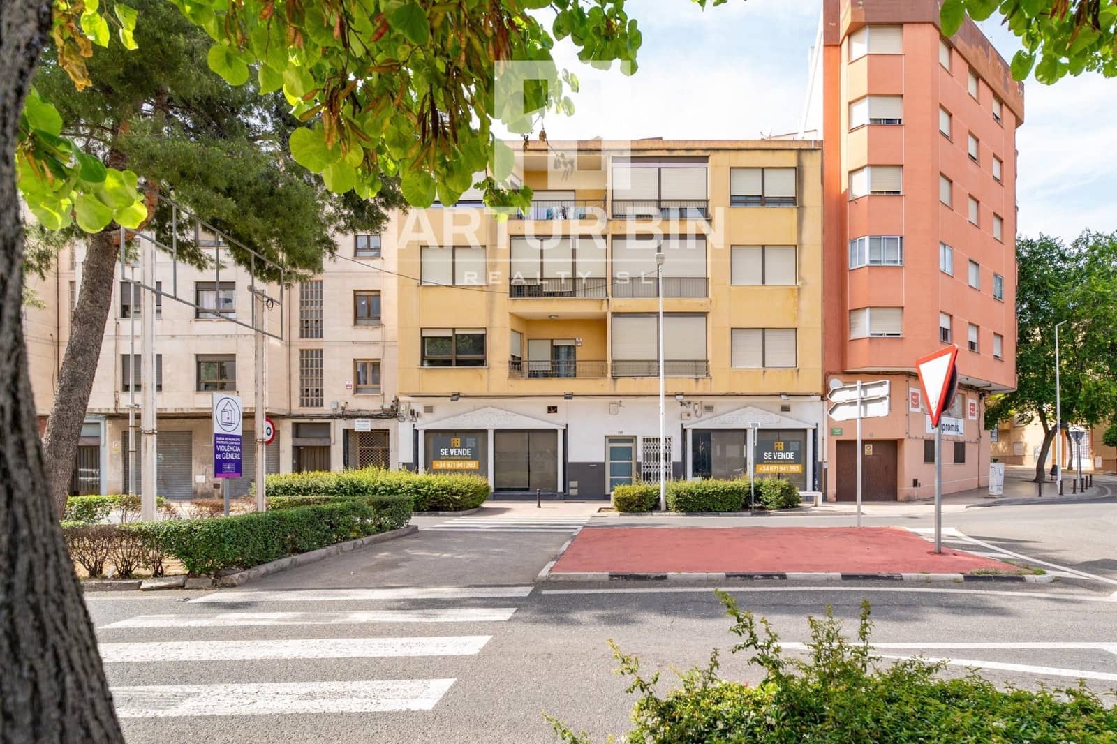 Gewerbe zu verkaufen in Tavernes de la Valldigna - 299.000 € (Ref: 9839276)