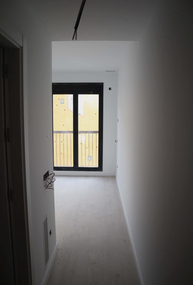 2 soverom Leilighet til leie i Valencia by - € 1 850 (Ref: 9846257)