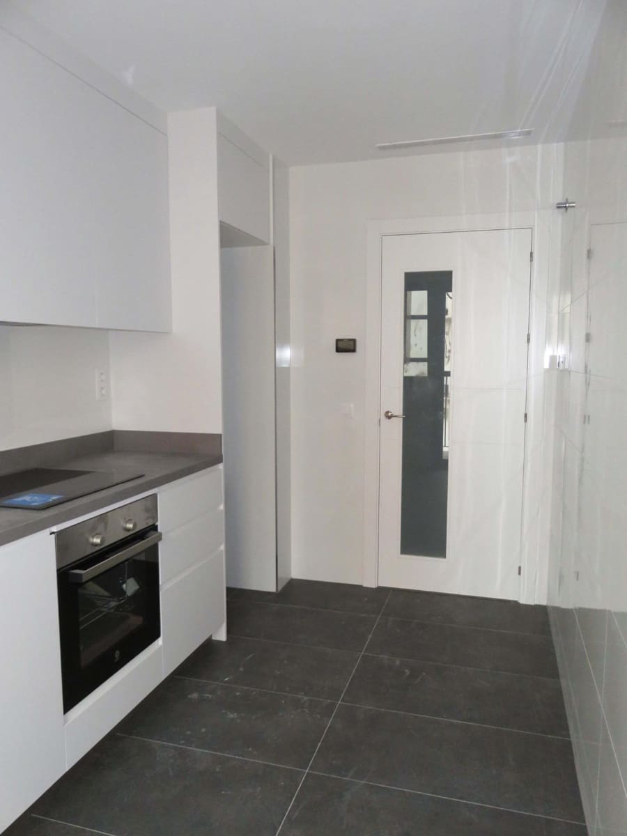 2 soverom Leilighet til leie i Valencia by - € 1 850 (Ref: 9846257)