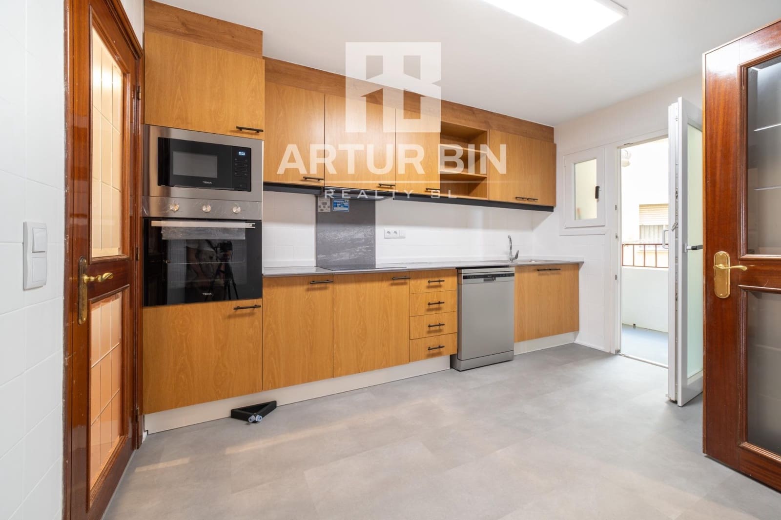 4 soverom Leilighet til leie i Valencia by med garasje - € 2 500 (Ref: 9849406)