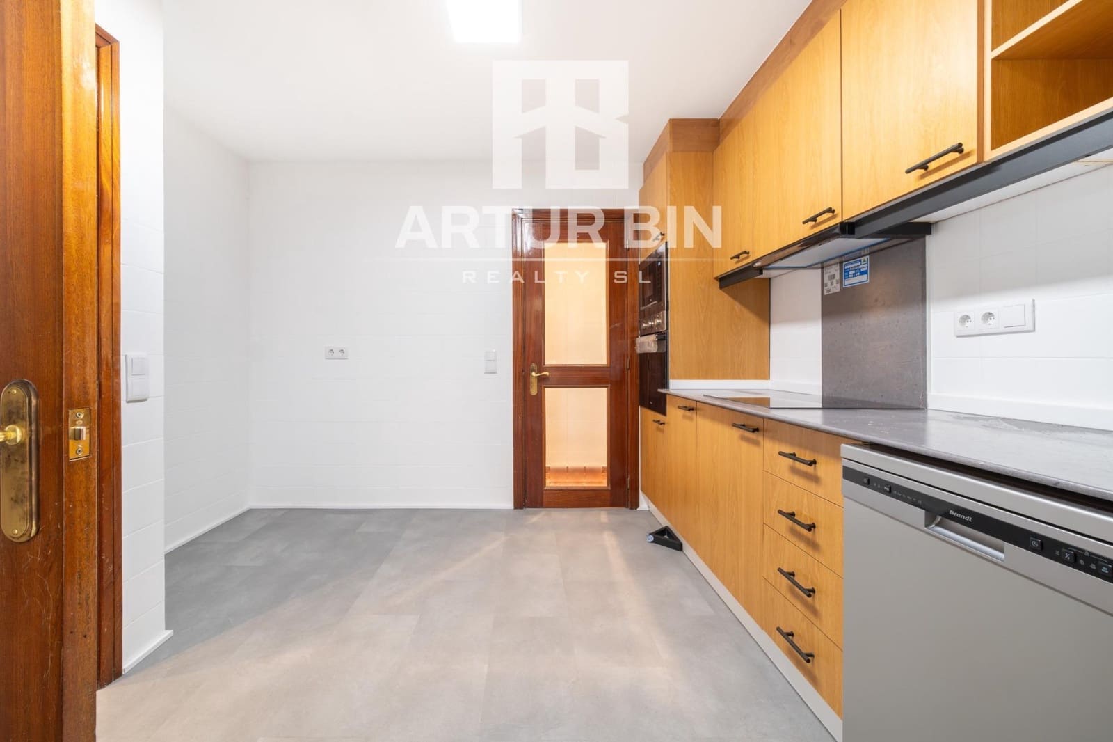 4 soverom Leilighet til leie i Valencia by med garasje - € 2 500 (Ref: 9849406)
