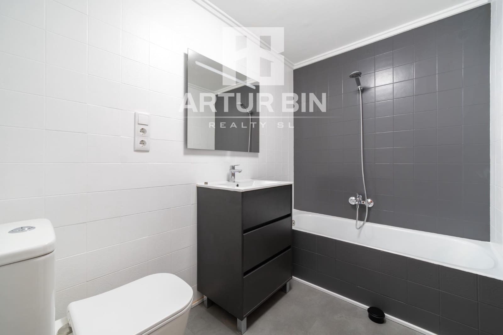 4 soverom Leilighet til leie i Valencia by med garasje - € 2 500 (Ref: 9849406)