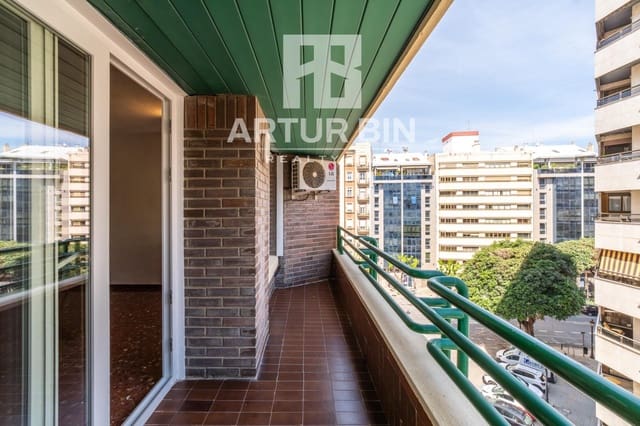 4 soverom Leilighet til leie i Arrancapins, Valencia by med garasje - € 2 500 (Ref: 9849406)
