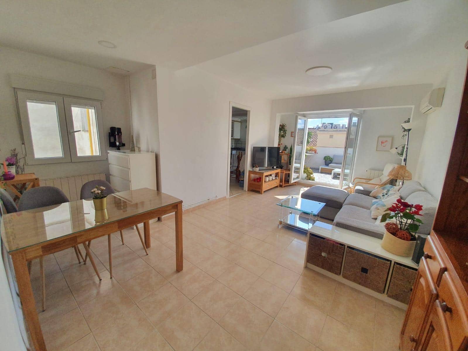 2 bedroom Penthouse for rent in Valencia city with garage - € 1,750 (Ref: 9855492)