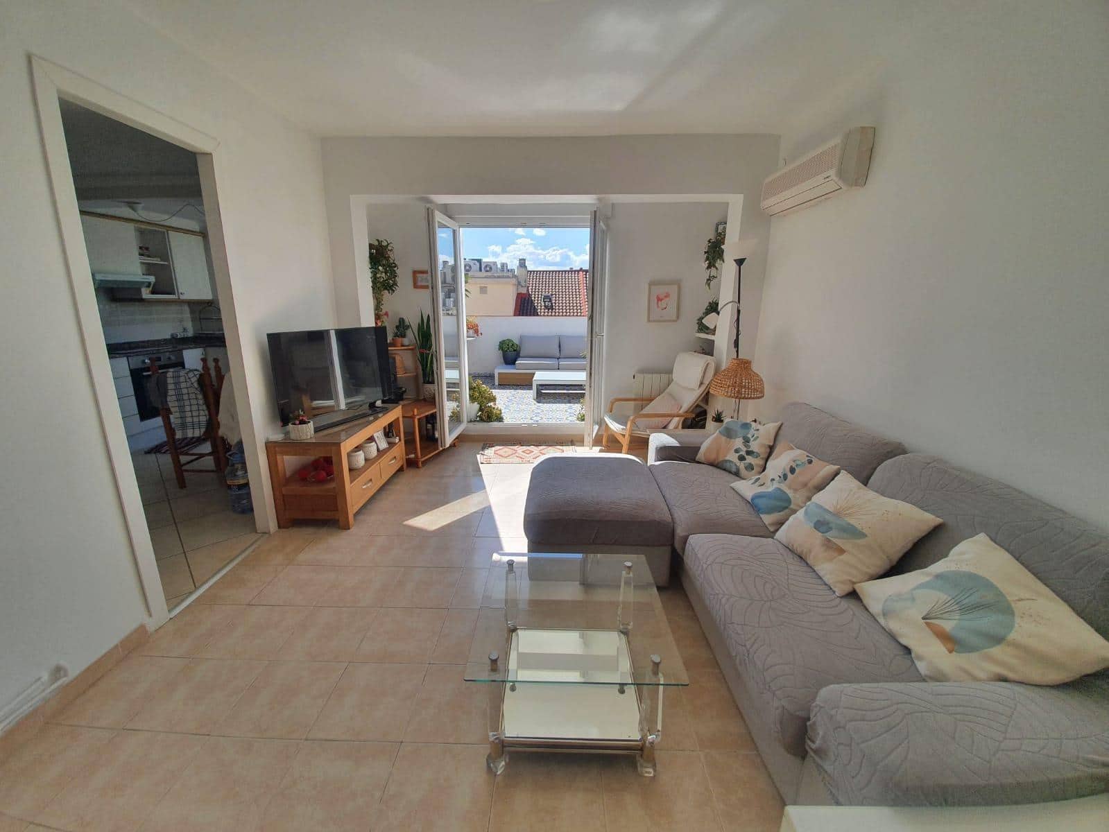 2 bedroom Penthouse for rent in Valencia city with garage - € 1,750 (Ref: 9855492)